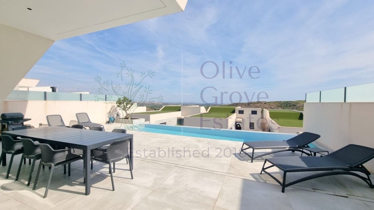 4 makuuhuone Huvila myytävänä paikassa Ciudad Quesada - 659 000 € (Ref: 9417422)