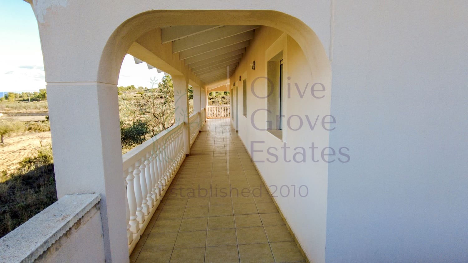 4 bedroom Villa for sale in Castalla - € 349,000 (Ref: 9438551)