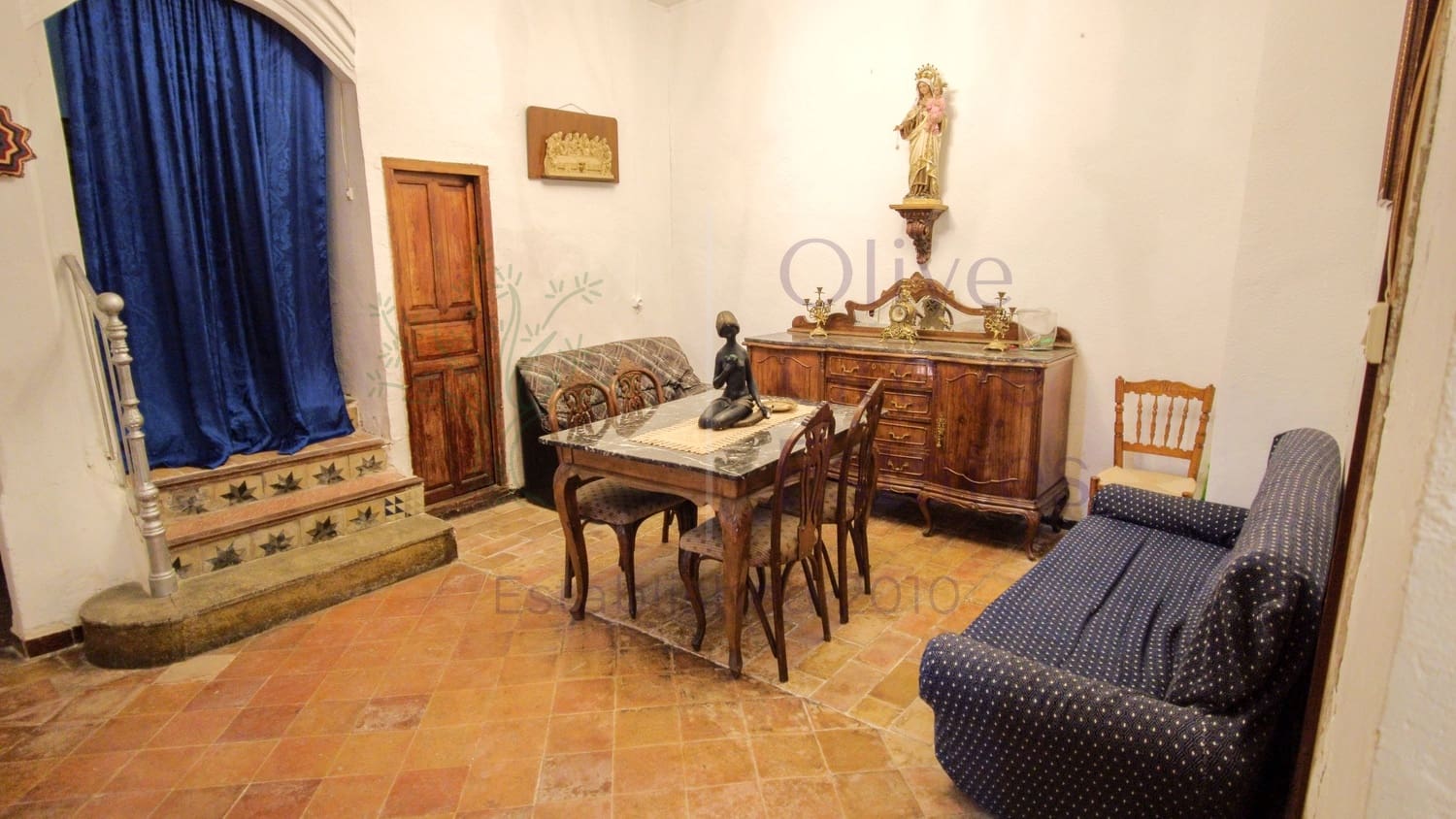 5 bedroom Villa for sale in Canada - € 149,995 (Ref: 9631401)