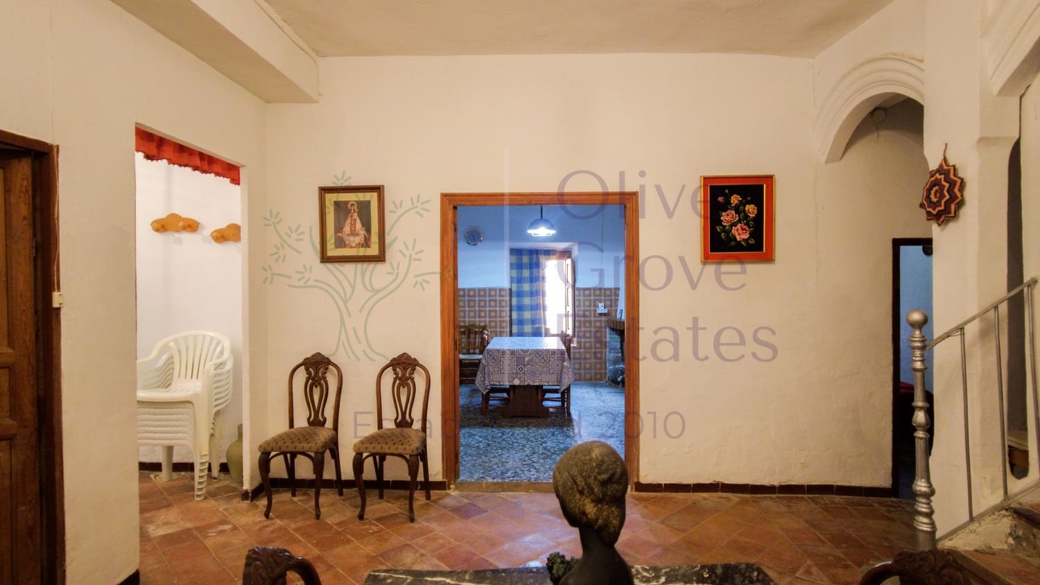 5 bedroom Villa for sale in Canada - € 149,995 (Ref: 9631401)