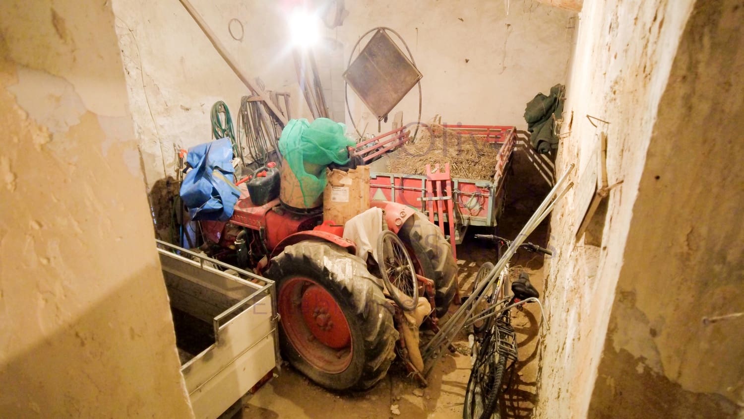 5 bedroom Villa for sale in Canada - € 149,995 (Ref: 9631401)