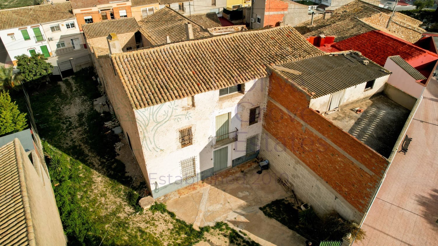 5 bedroom Villa for sale in Canada - € 149,995 (Ref: 9631401)