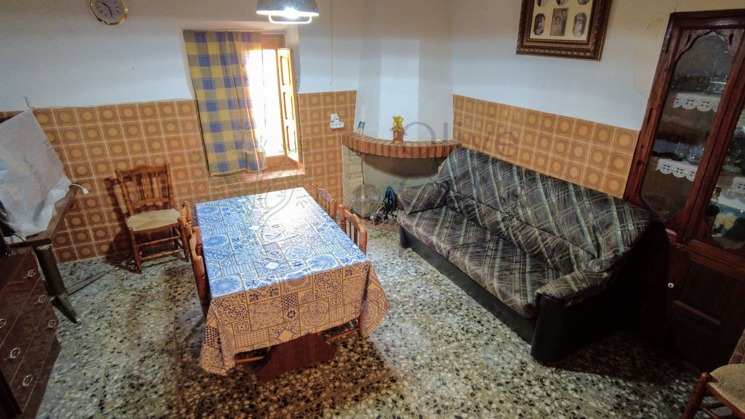 5 bedroom Villa for sale in Canada - € 149,995 (Ref: 9631401)