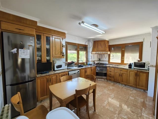 5 quarto Moradia para venda em Banyeres de Mariola com piscina garagem - 479 950 € (Ref: 9632656)