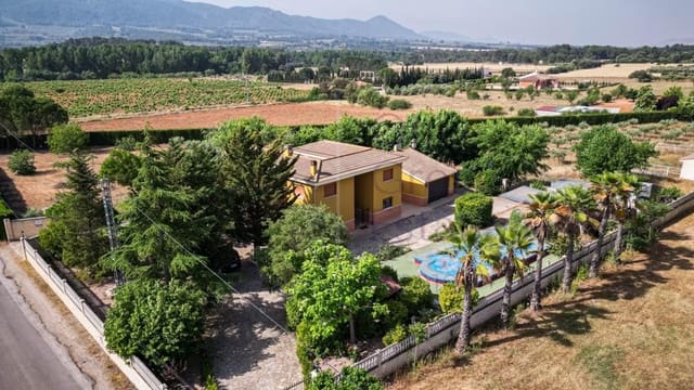 5 quarto Moradia para venda em Banyeres de Mariola com piscina garagem - 479 950 € (Ref: 9632656)