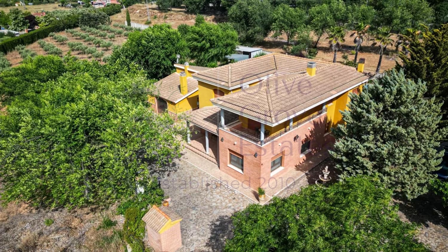 5 quarto Moradia para venda em Banyeres de Mariola com piscina garagem - 479 950 € (Ref: 9632656)