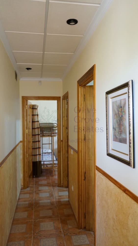 4 bedroom Villa for sale in Caudete - € 209,900 (Ref: 9654309)