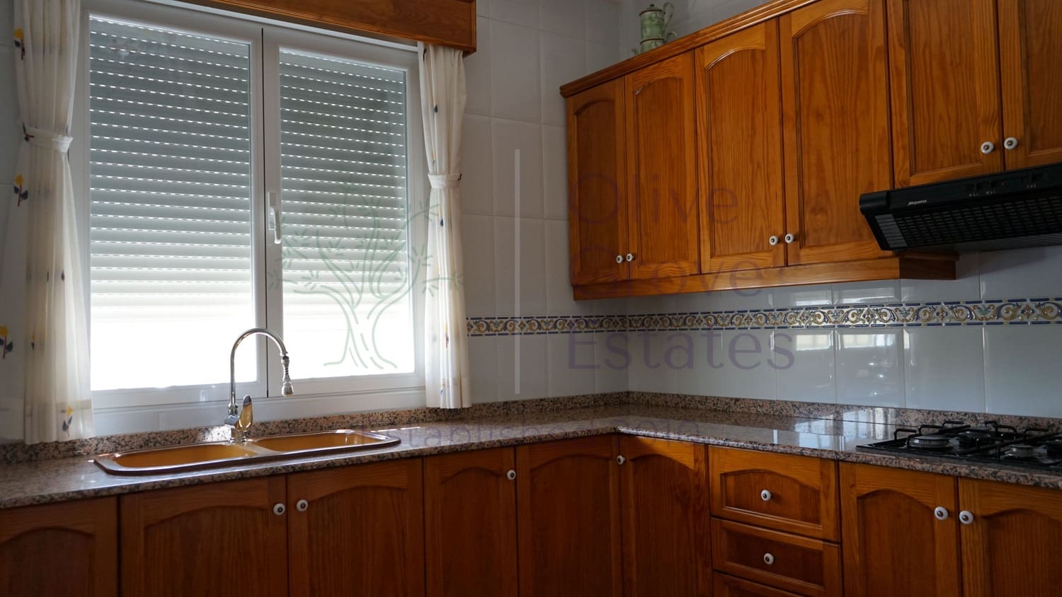4 bedroom Villa for sale in Caudete - € 209,900 (Ref: 9654309)
