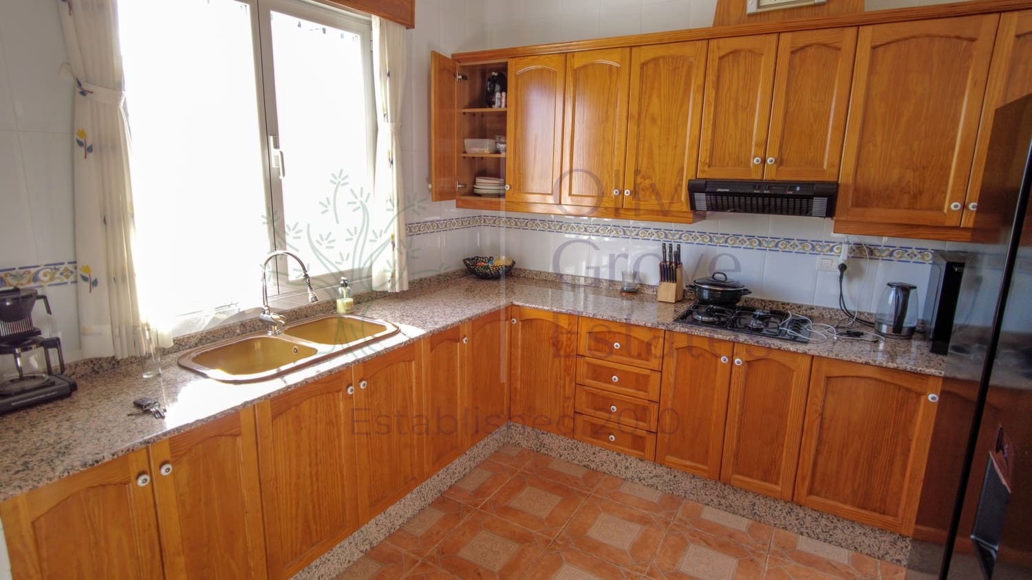 4 bedroom Villa for sale in Caudete - € 209,900 (Ref: 9654309)