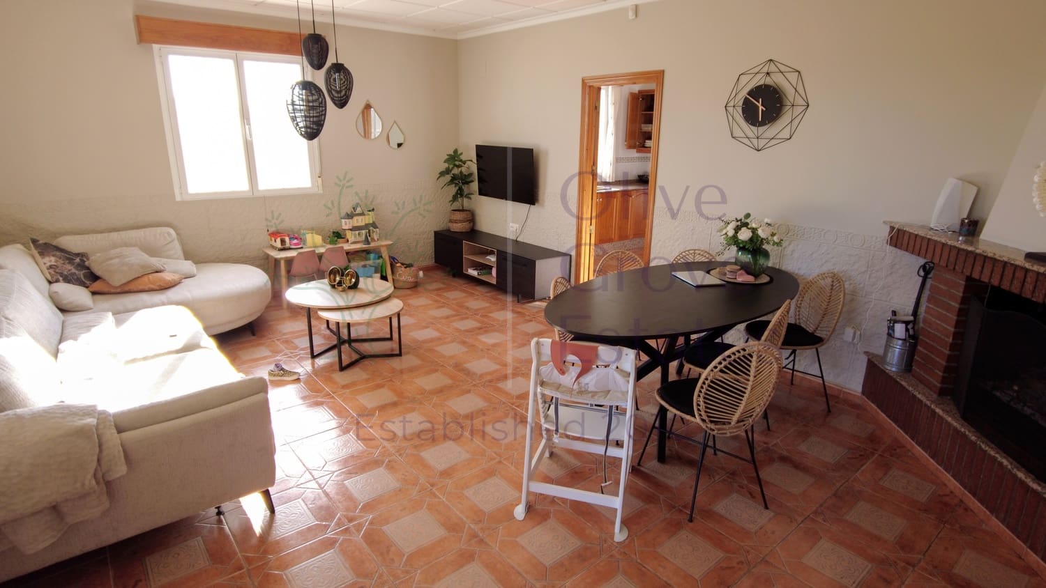 4 bedroom Villa for sale in Caudete - € 209,900 (Ref: 9654309)