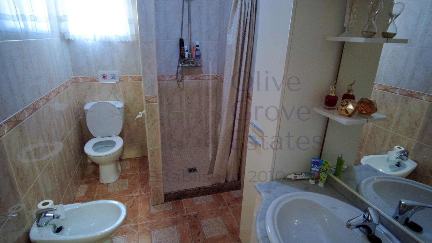 4 bedroom Villa for sale in Caudete - € 209,900 (Ref: 9654309)