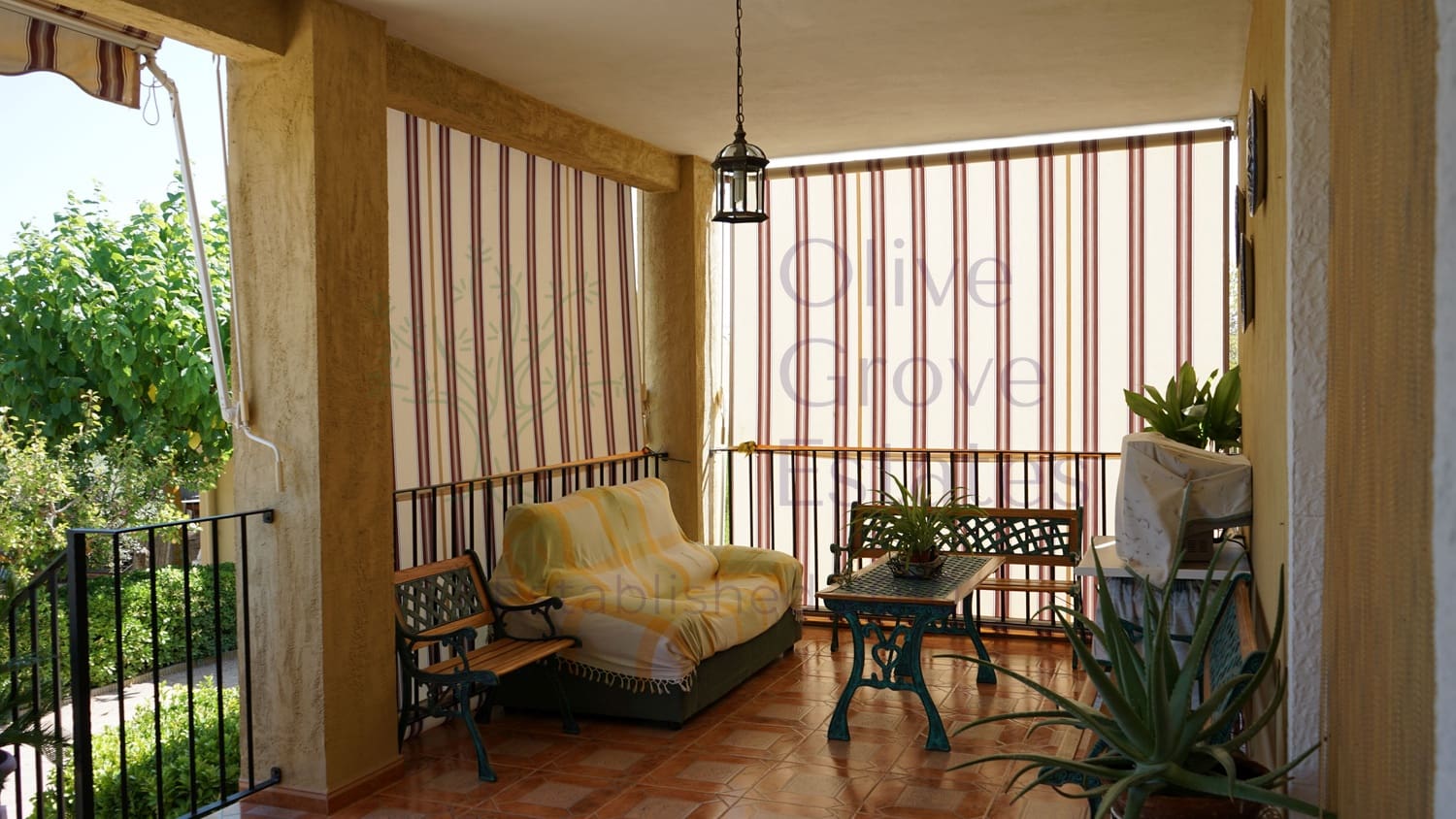 4 bedroom Villa for sale in Caudete - € 209,900 (Ref: 9654309)