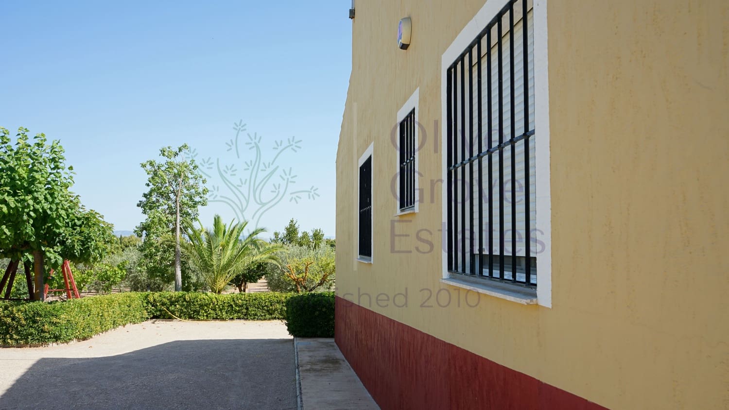 4 bedroom Villa for sale in Caudete - € 209,900 (Ref: 9654309)