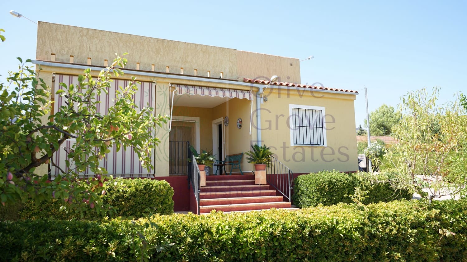 4 bedroom Villa for sale in Caudete - € 209,900 (Ref: 9654309)