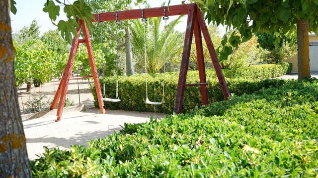 4 bedroom Villa for sale in Caudete - € 209,900 (Ref: 9654309)