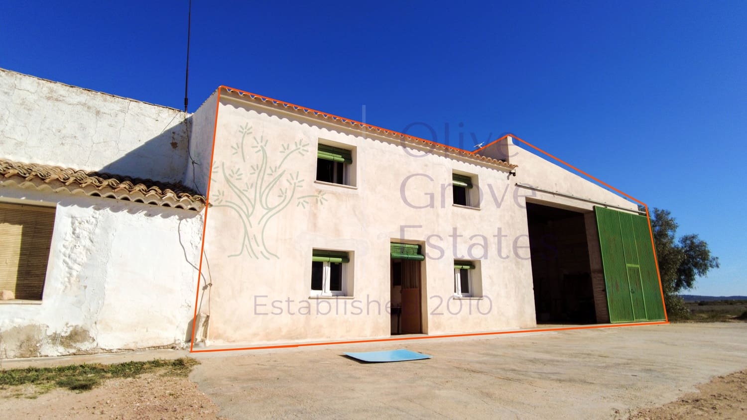 5 bedroom Finca/Country House for sale in Yecla - € 129,995 (Ref: 9715593)