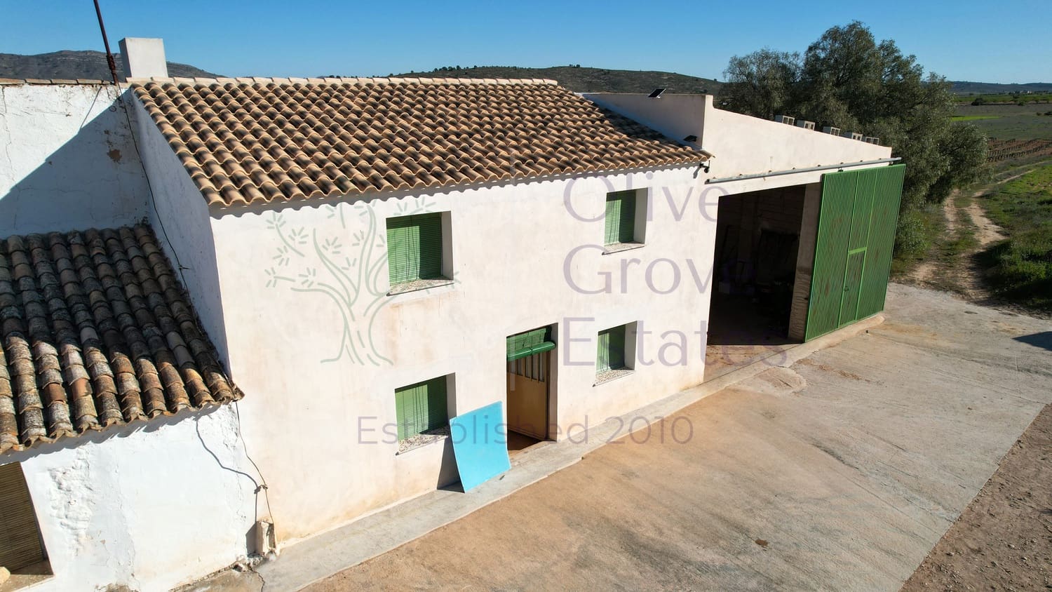 5 bedroom Finca/Country House for sale in Yecla - € 129,995 (Ref: 9715593)