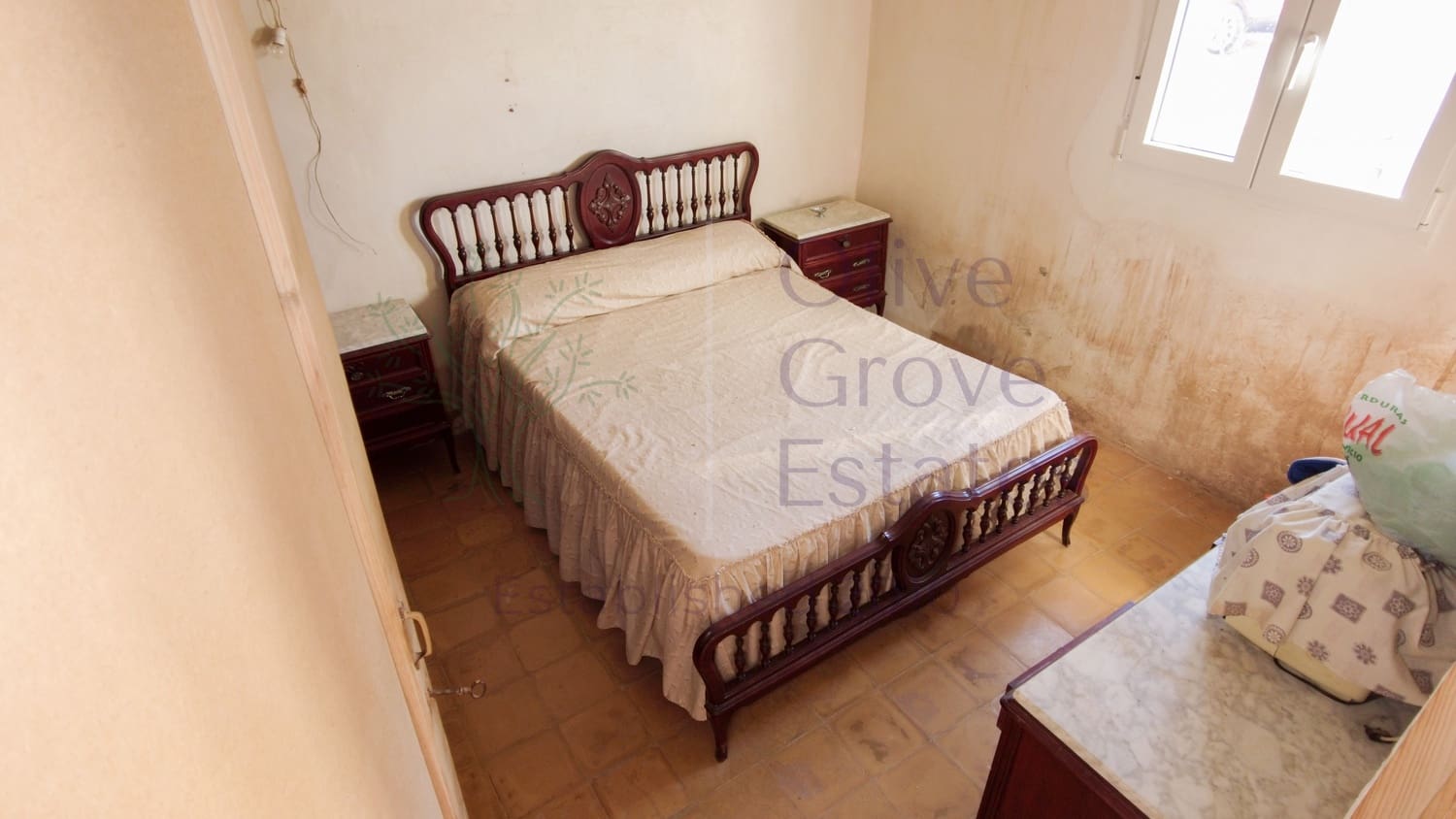 5 bedroom Finca/Country House for sale in Yecla - € 129,995 (Ref: 9715593)
