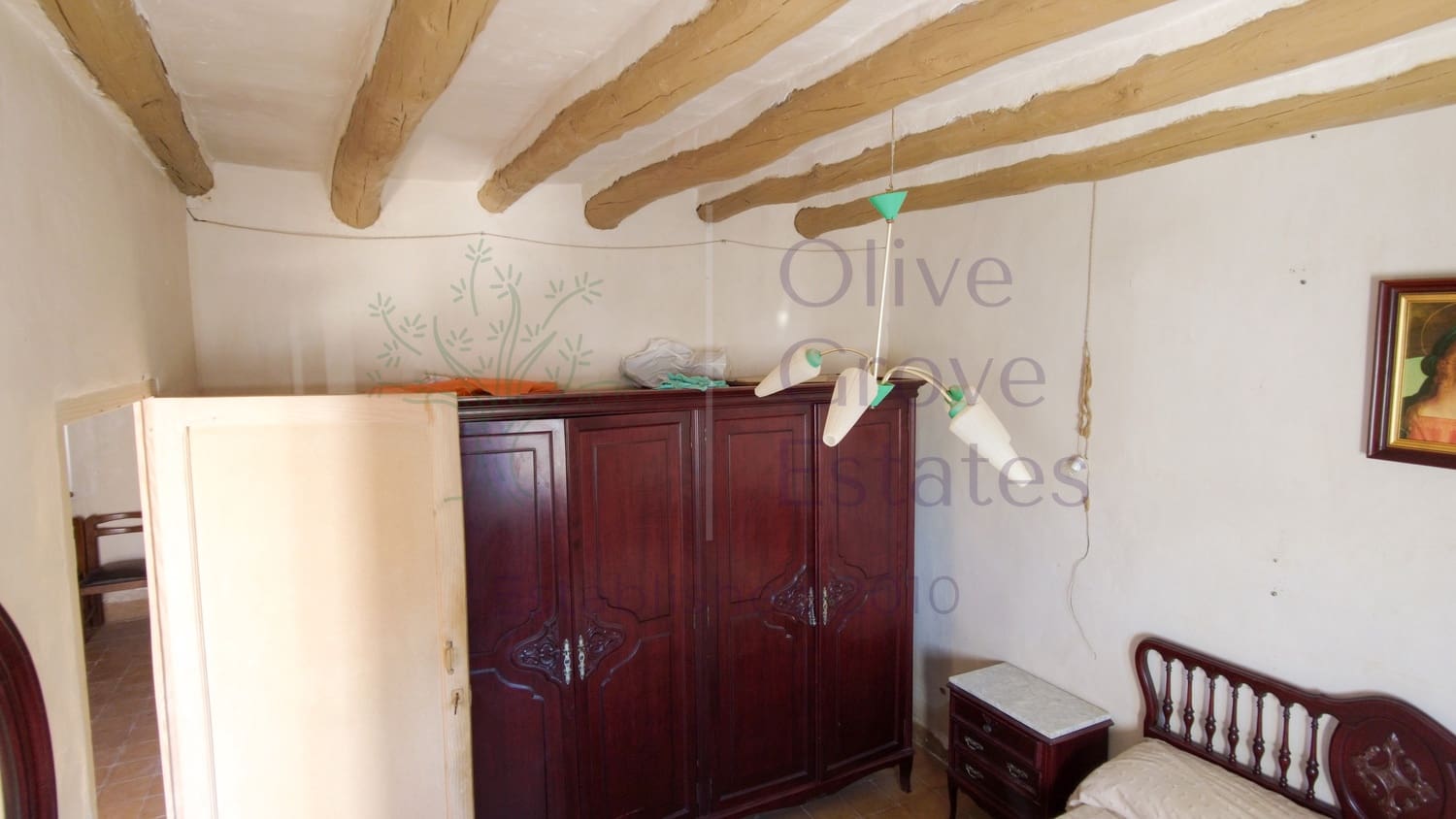 5 bedroom Finca/Country House for sale in Yecla - € 129,995 (Ref: 9715593)