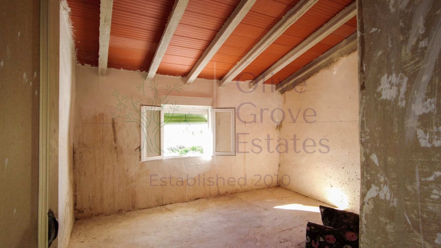 5 bedroom Finca/Country House for sale in Yecla - € 129,995 (Ref: 9715593)