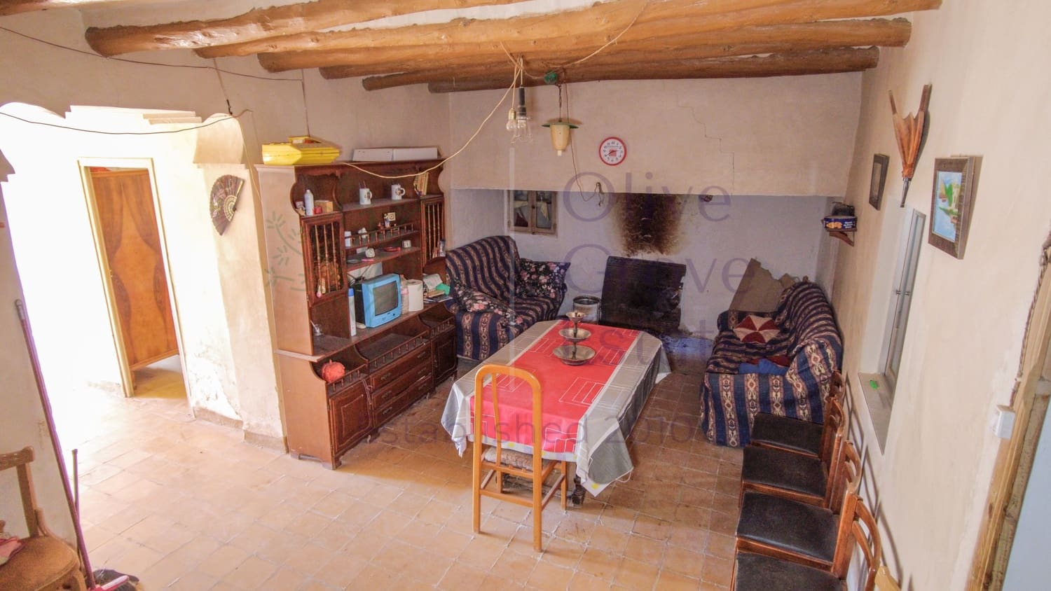 5 bedroom Finca/Country House for sale in Yecla - € 129,995 (Ref: 9715593)