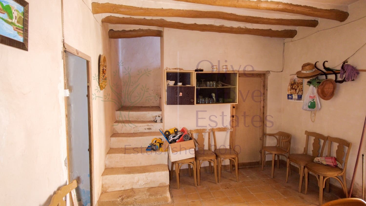 5 bedroom Finca/Country House for sale in Yecla - € 129,995 (Ref: 9715593)