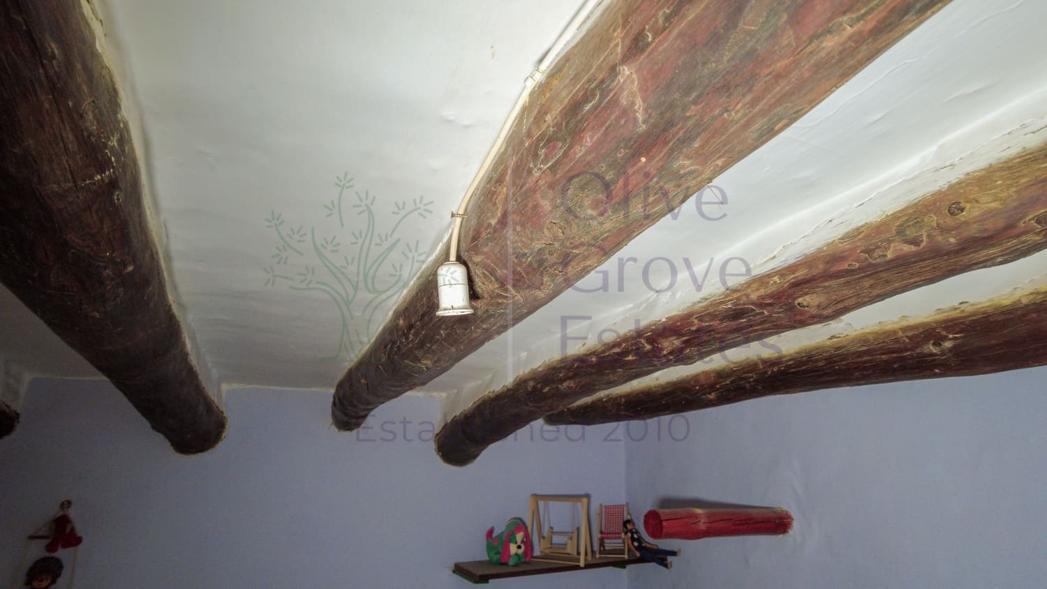 5 bedroom Finca/Country House for sale in Yecla - € 129,995 (Ref: 9715593)