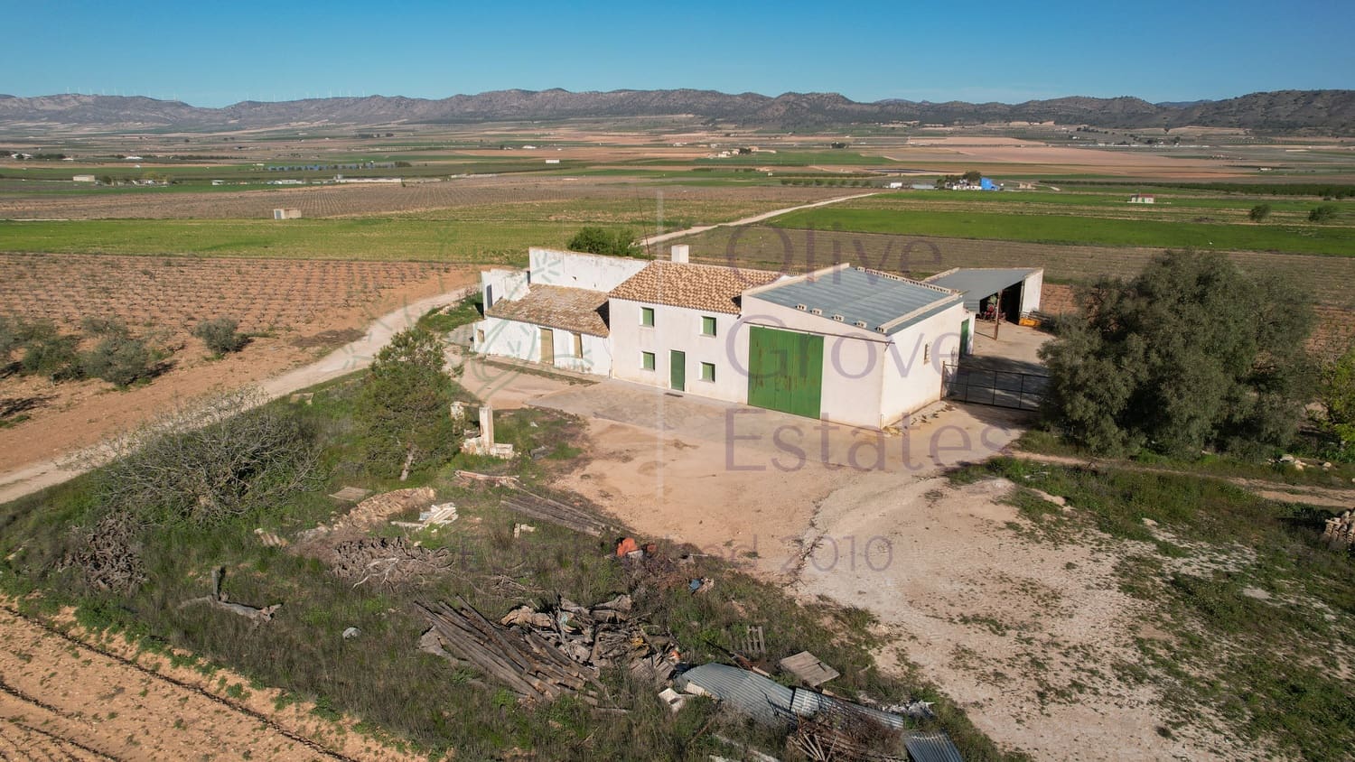 5 bedroom Finca/Country House for sale in Yecla - € 129,995 (Ref: 9715593)
