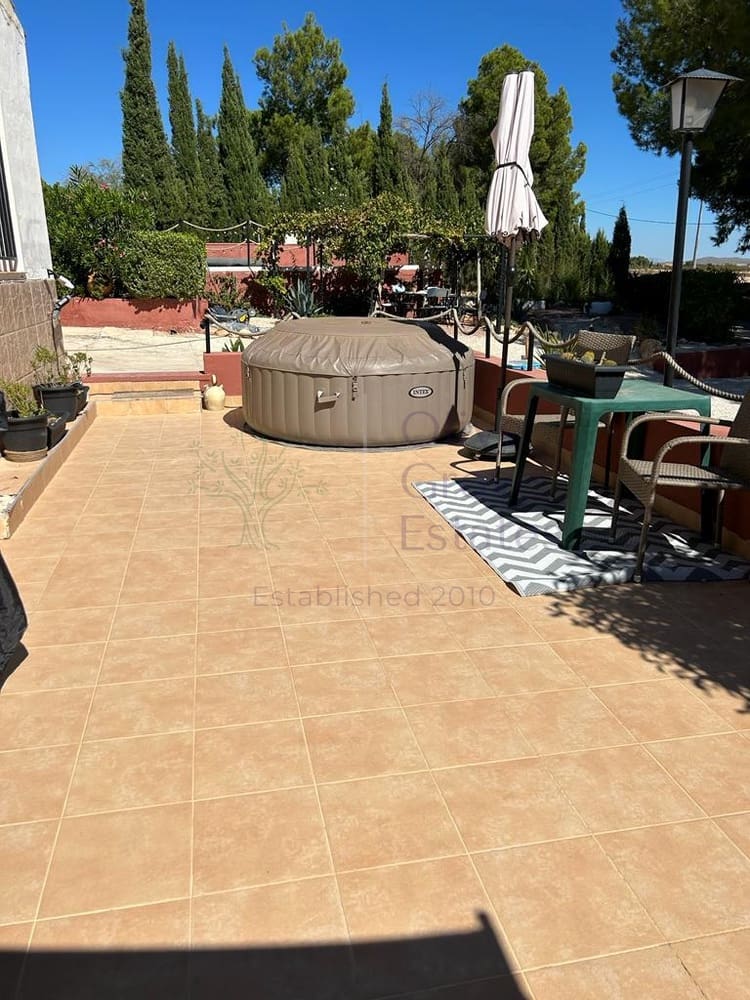 4 soveværelse Villa til salg i Yecla med swimmingpool garage - € 159.995 (Ref: 9733378)