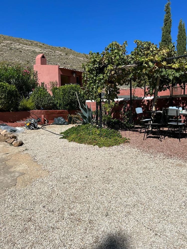 4 soveværelse Villa til salg i Yecla med swimmingpool garage - € 159.995 (Ref: 9733378)