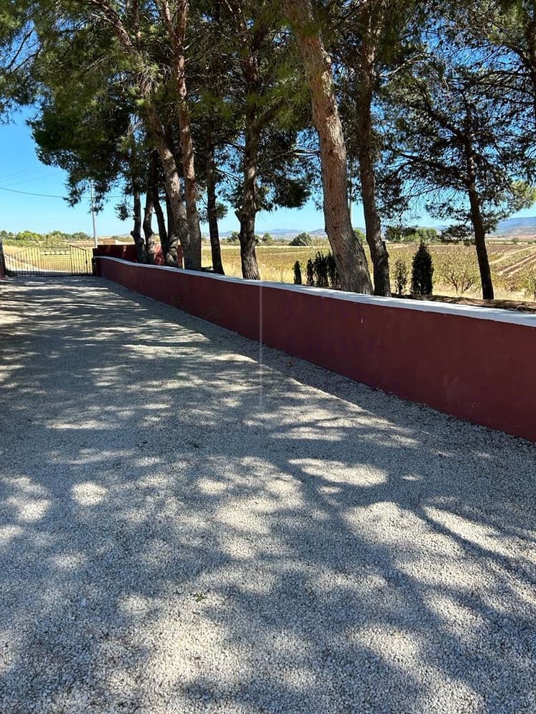 4 soveværelse Villa til salg i Yecla med swimmingpool garage - € 159.995 (Ref: 9733378)