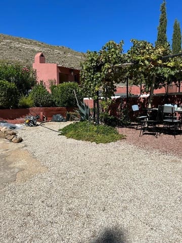 4 soveværelse Villa til salg i Yecla med swimmingpool garage - € 159.995 (Ref: 9733378)