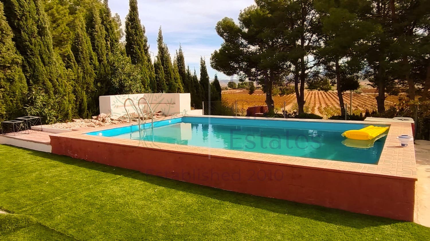 4 soveværelse Villa til salg i Yecla med swimmingpool garage - € 159.995 (Ref: 9733378)