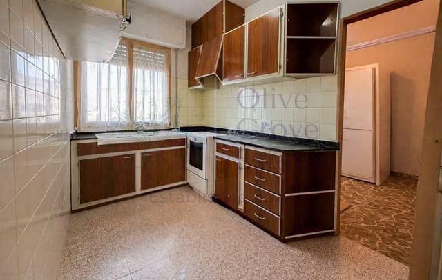 4 sovrum Finca/Hus på landet till salu i Onil - 189 995 € (Ref: 9746715)