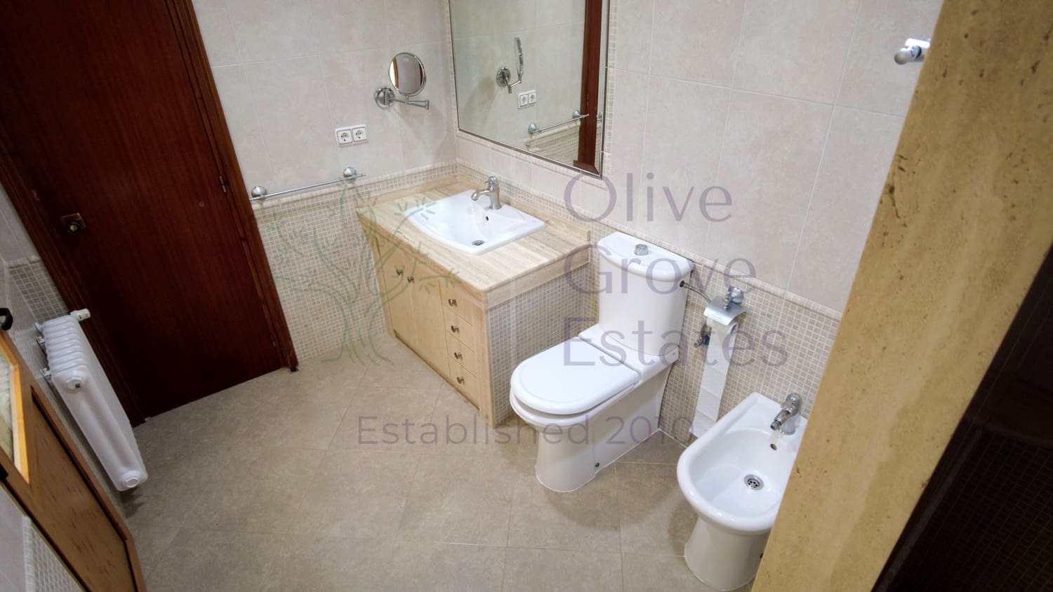 8 quarto Casa em Banda para venda em Caudete - 153 000 € (Ref: 9769938)