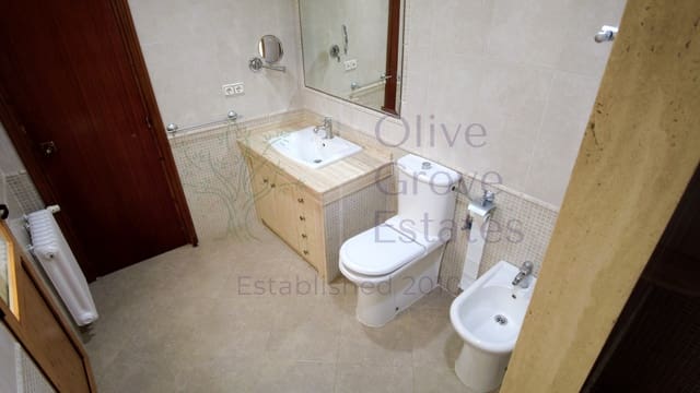 8 quarto Casa em Banda para venda em Caudete - 153 000 € (Ref: 9769938)