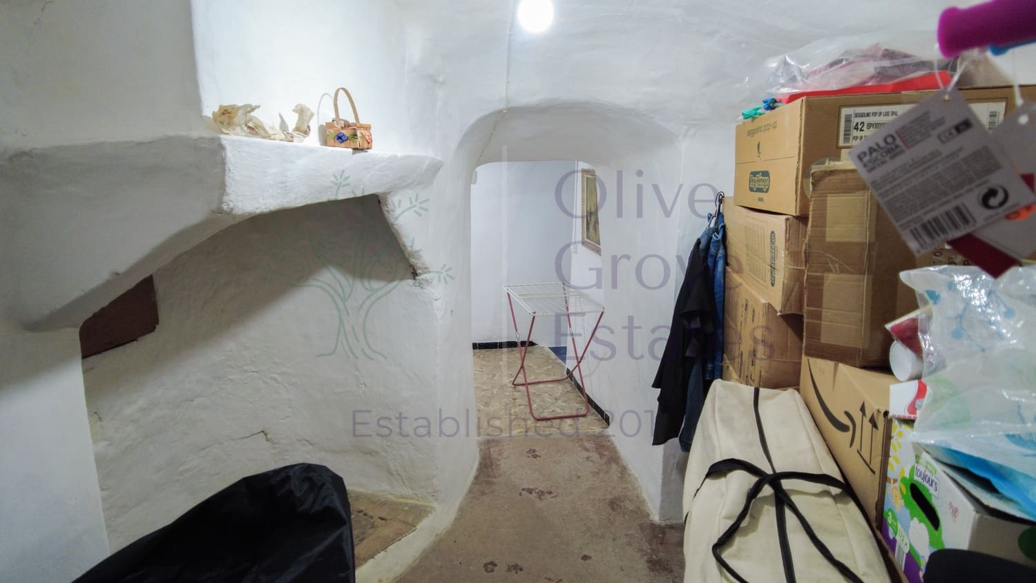 8 bedroom Townhouse for sale in Caudete with garage - € 153,000 (Ref: 9769938)