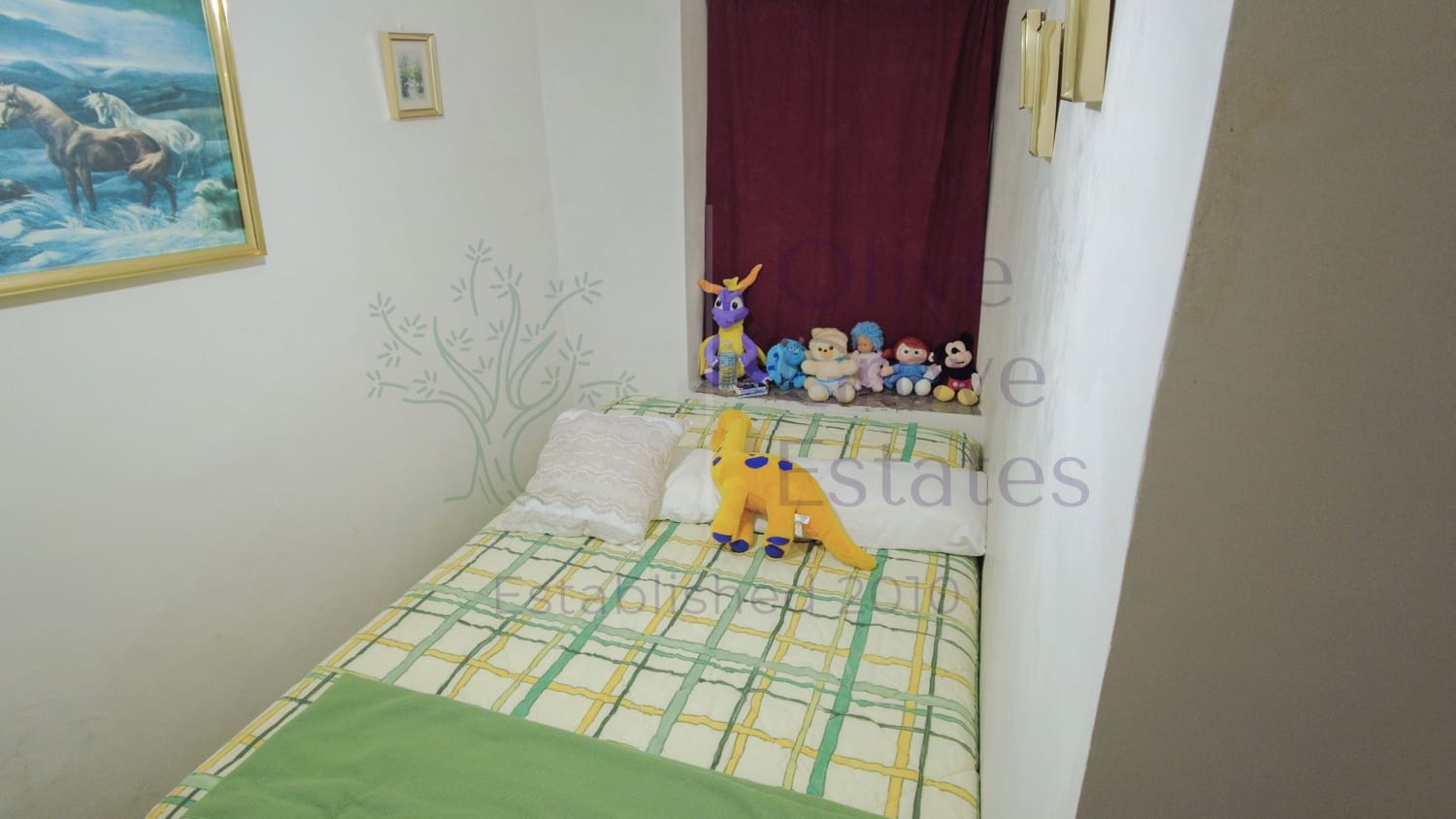 8 bedroom Townhouse for sale in Caudete with garage - € 153,000 (Ref: 9769938)