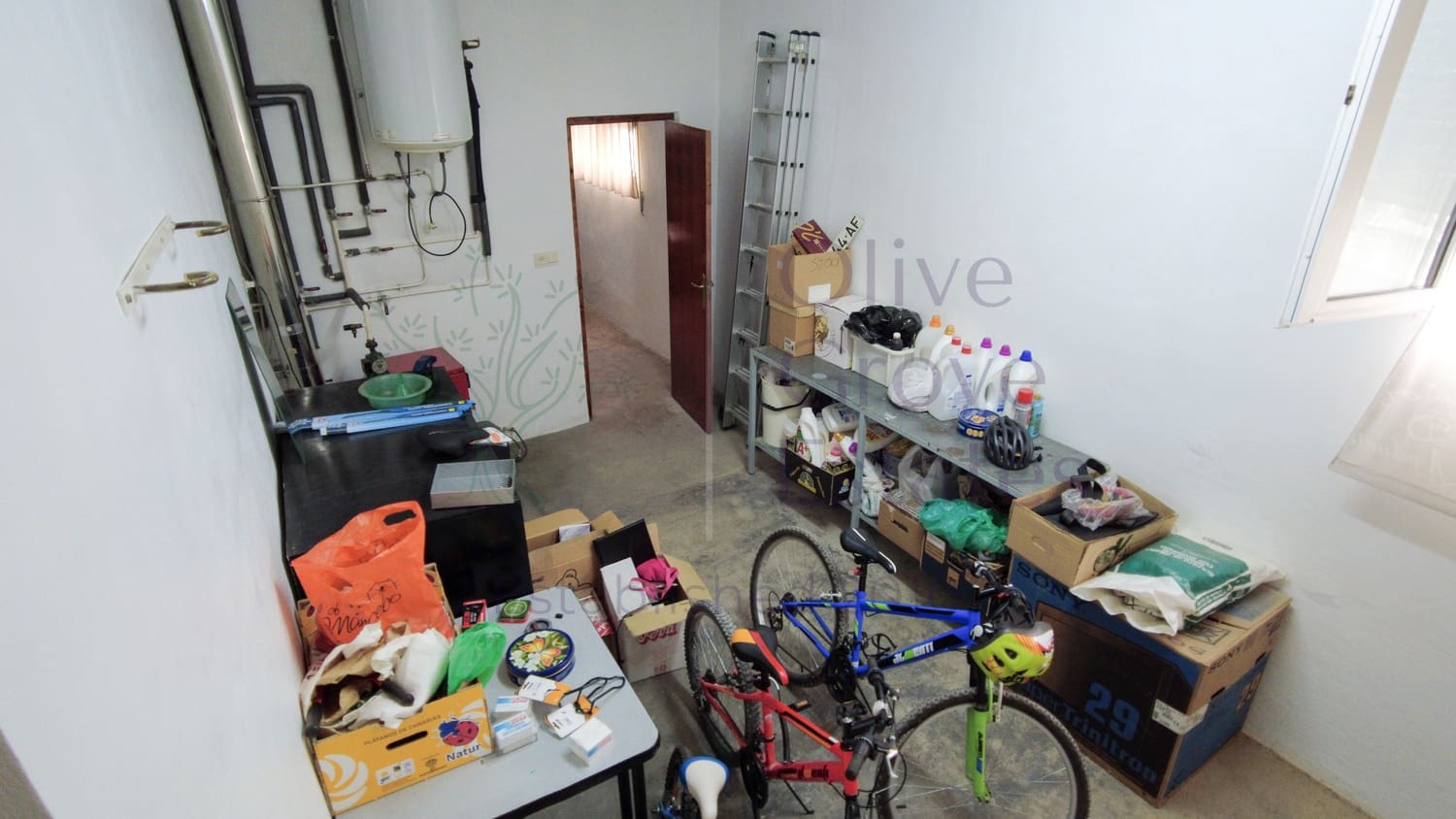 8 bedroom Townhouse for sale in Caudete with garage - € 153,000 (Ref: 9769938)