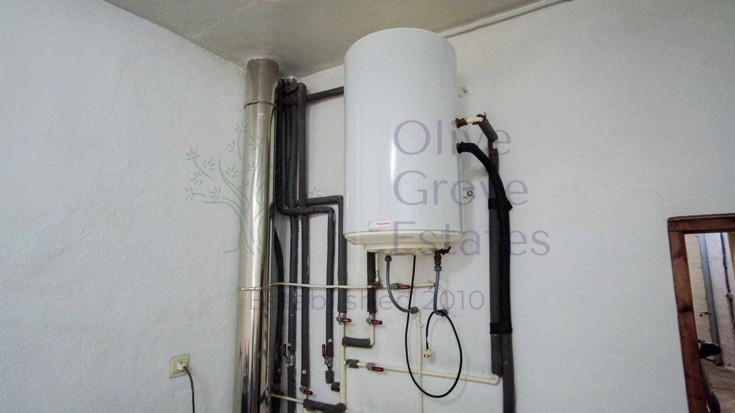 8 bedroom Townhouse for sale in Caudete with garage - € 153,000 (Ref: 9769938)