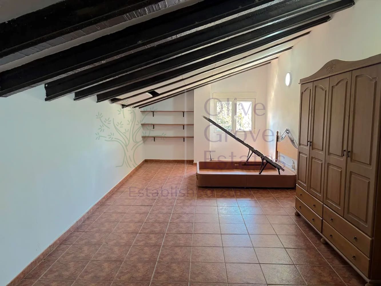 4 bedroom Villa for sale in Villena - € 115,000 (Ref: 9783864)