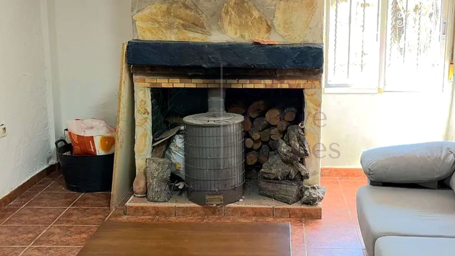 4 bedroom Villa for sale in Villena - € 115,000 (Ref: 9783864)