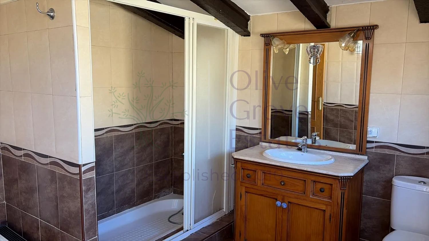 4 bedroom Villa for sale in Villena - € 115,000 (Ref: 9783864)