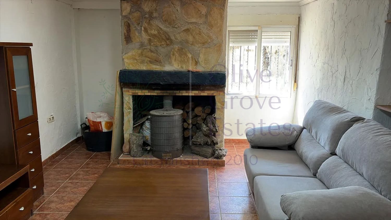 4 bedroom Villa for sale in Villena - € 115,000 (Ref: 9783864)