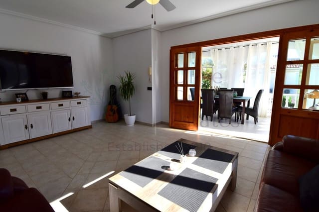 4 Zimmer Villa zu verkaufen in Torrevieja - 410.000 € (Ref: 9798261)