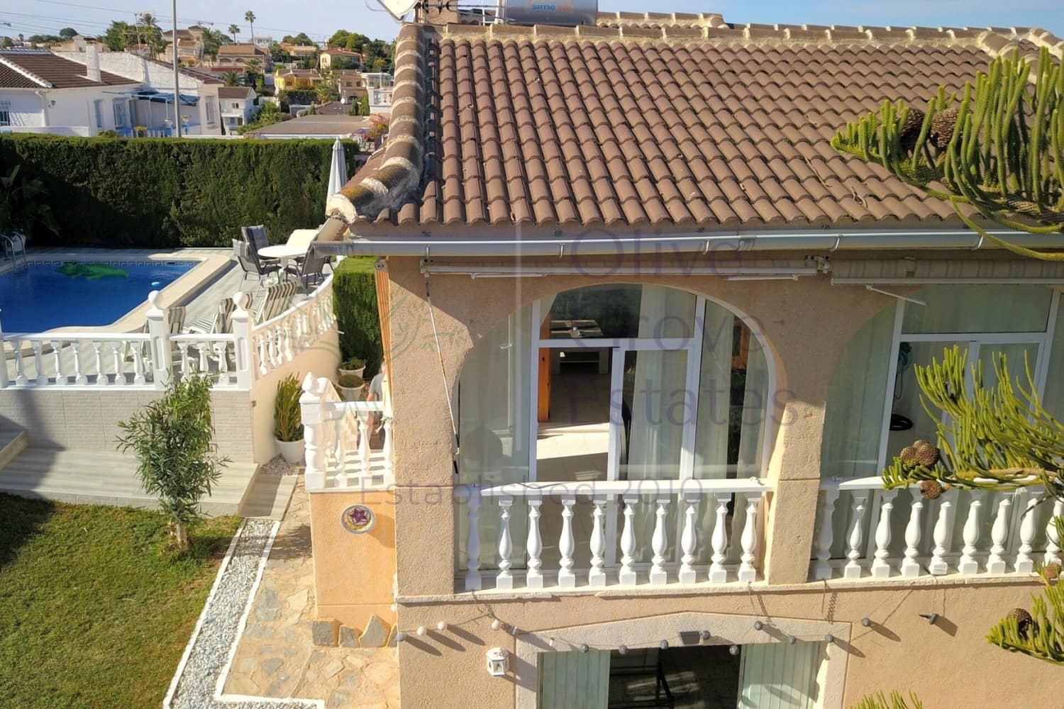 4 Zimmer Villa zu verkaufen in Torrevieja - 410.000 € (Ref: 9798261)