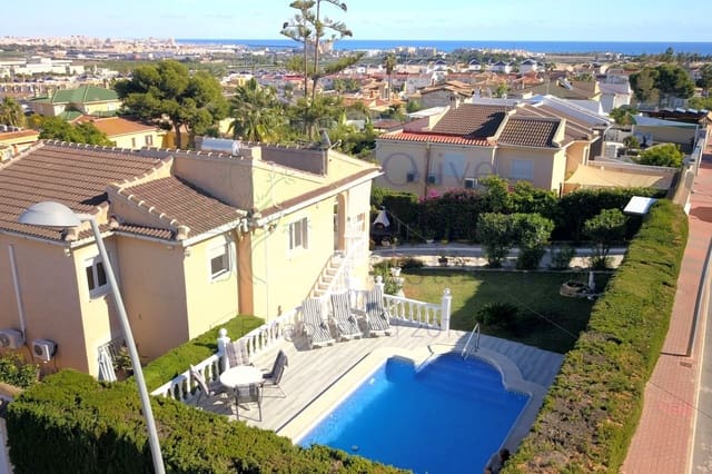 4 Zimmer Villa zu verkaufen in Torrevieja - 410.000 € (Ref: 9798261)