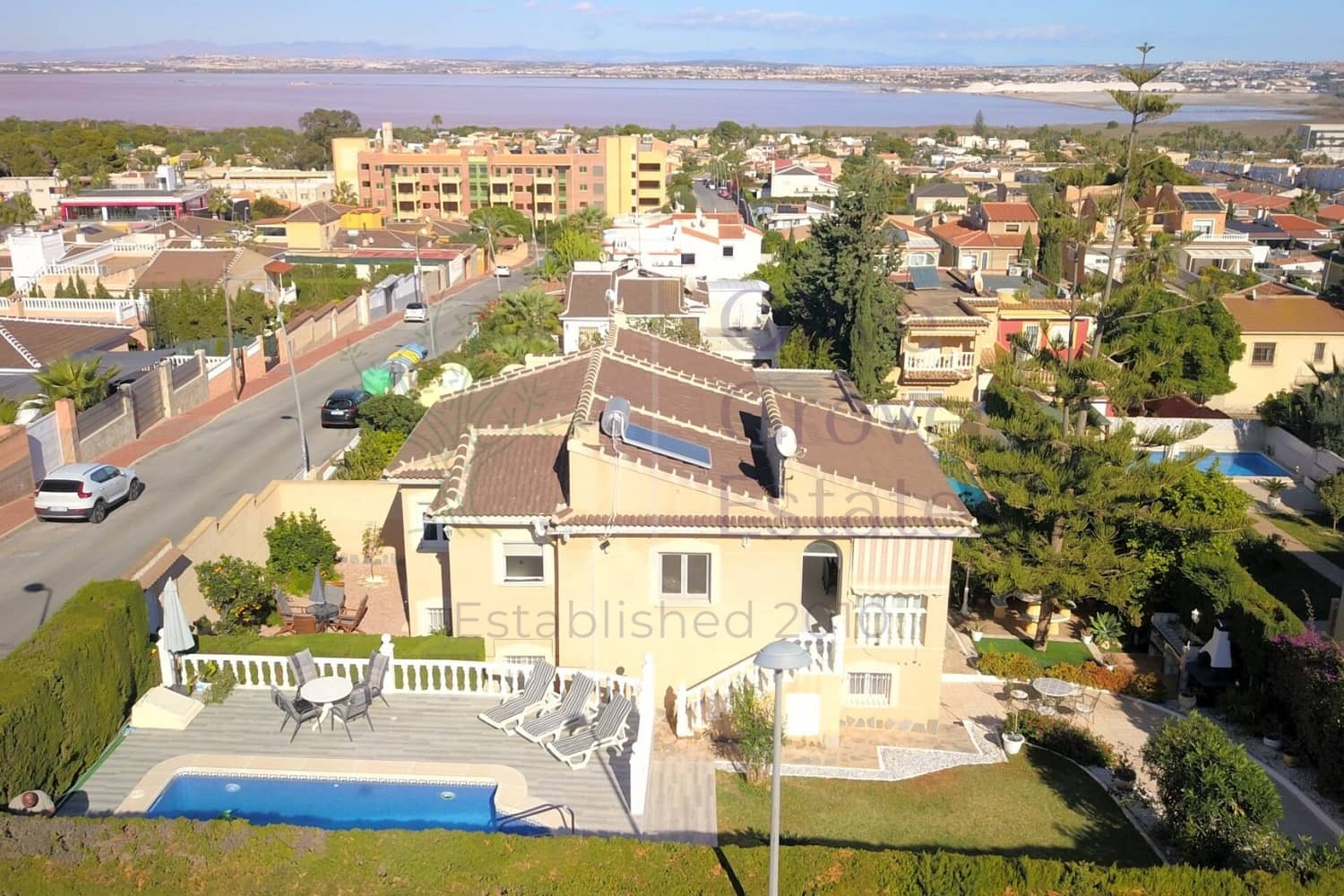 4 Zimmer Villa zu verkaufen in Torrevieja - 410.000 € (Ref: 9798261)
