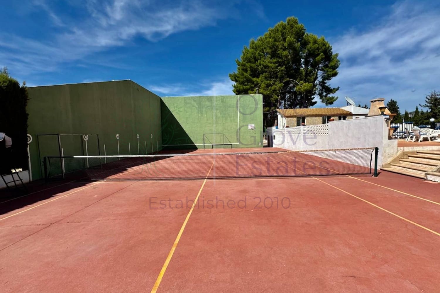 8 bedroom Villa for sale in Castalla with pool garage - € 655,000 (Ref: 9906612)