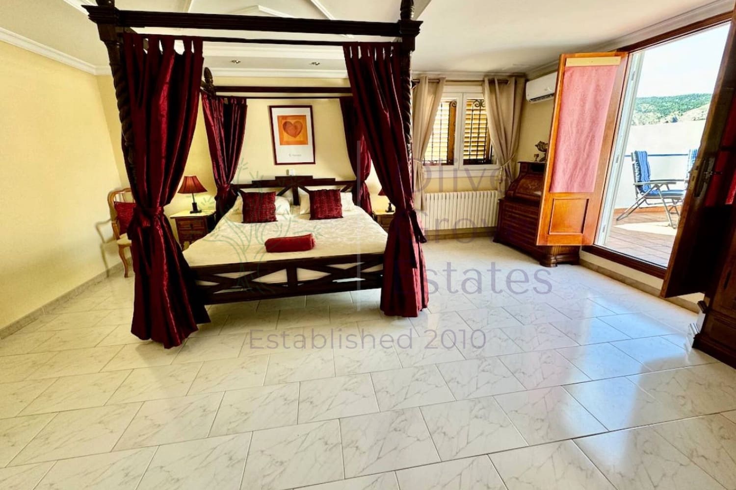 8 bedroom Villa for sale in Castalla with pool garage - € 655,000 (Ref: 9906612)